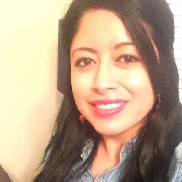 Meet your Posher, Ana - Picture 1 of 1